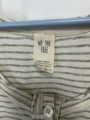 We The Free People Top Free Long Sleeve size M white and Grey thumbnail 3