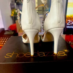 Shoe Dazzle Patent Leather Faux-Fur Trim Heel thumbnail 3