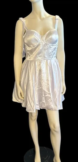 Elegant Satin Sweetheart Neckline Short Wedding Dress 10 White NWOT thumbnail 1