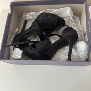 Jennifer Lopez Black Strappy Crystal Accent Heels thumbnail 11