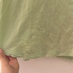Lululemon Tanktop size 8 pistachio green thumbnail 6