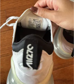 Nike Air Max 270 thumbnail 2