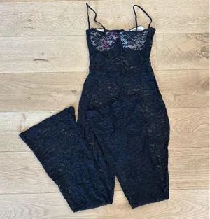 Edikted - Cynthia Lace Cup Sheer Jumpsuit in Black thumbnail 5