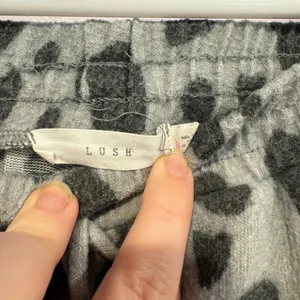 Lush Clothing Boutique fleece‎ cheetah joggers thumbnail 3