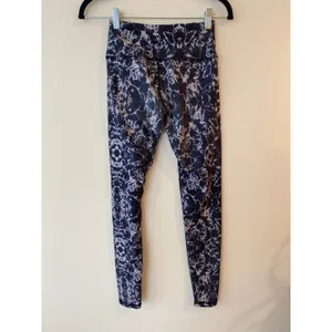 Gymshark Kaleidoscope Marble Tie Dye Oil Slick Leggings, Size Small thumbnail 2