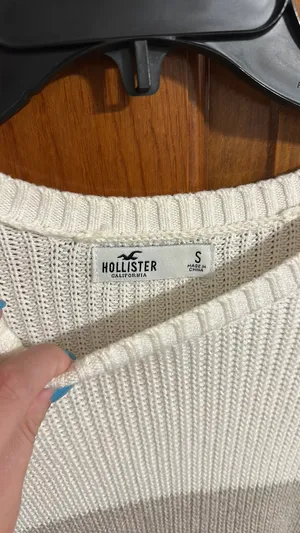 Hollister Sweater thumbnail 4