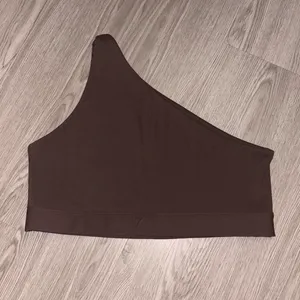 Set Active x Justine Skye Sportbody Dark Brown One Shoulder Sports Bra thumbnail 4