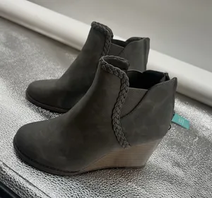 Maurices Women's Shoe Size 7.5 Grey Faux Leather‎ 3.25" Wedge Heel Bootie NWT thumbnail 1