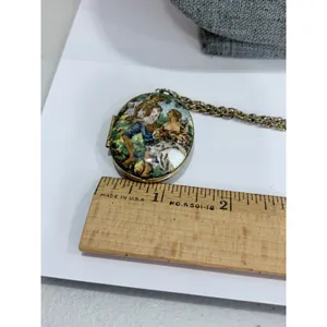 Vintage Fragonard Courting Couple Locket Necklace Oval Glass Engraved‎ Back thumbnail 12