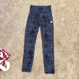 Vuori Daily XS high rise Ocean Shibori athletic legging P 3627 thumbnail 3