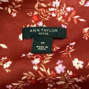 Ann Taylor‎ Floral Button Down Blouse Womens SP Red Excellent Long Sleeve Petite thumbnail 7