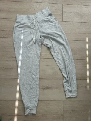 Lululemon sweatpants  thumbnail 2