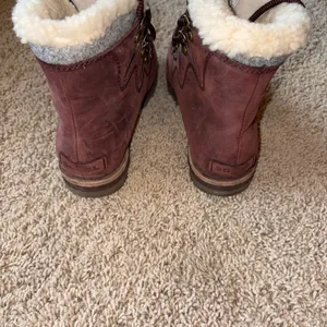 Sorel Maroon and Gray Winter Boots thumbnail 4
