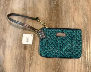Emerald Snake Wristlet thumbnail 1