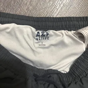 Abercrombie & Fitch‎ black and green shorts thumbnail 2