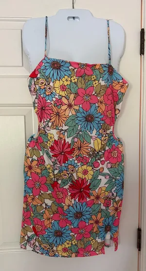 NWT Le Lis Collection Floral Cutout Bodycon Mini Dress Size L thumbnail 1