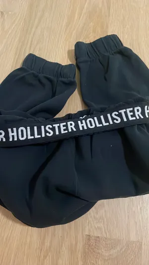 Hollister Sweatpants Black Ultra High-Rise thumbnail 4
