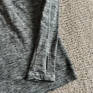 MoreUltra Gray Quarter thumbnail 4
