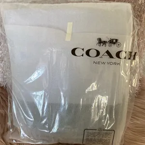 MWT Coach Black Leather Shoulder Bag with Minimalist Design thumbnail 7