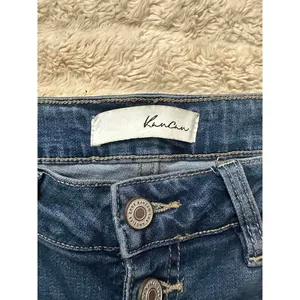 KanCan medium wash high-rise button fly cropped jeans Size 31 thumbnail 5