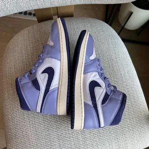Nike Air Jordan 1 Med SE High Top Sneakers in Purple NWOB thumbnail 5