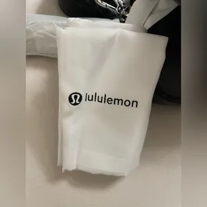 Lululemon NWT Leather Alternative Cactus Mini Bag 1.2L Black & Silver Hardware thumbnail 16