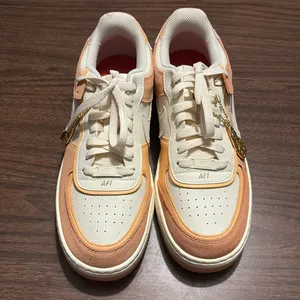 Nike Air Force Shadow Sisterhood Size 9 Cashmere Orange Chalk Shoes thumbnail 2