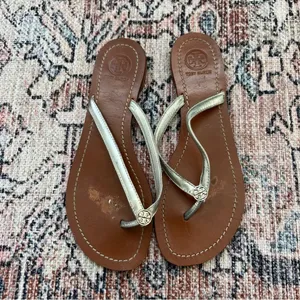 Tory Burch Terra Thong Sandal Metallic Silver Leather Flip Flops Size 8 thumbnail 3
