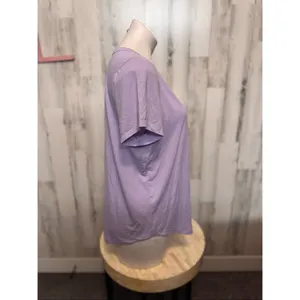 SO Lavender Purple Short Sleeve Crewneck T-Shirt Womens Size Large L Curved Hem thumbnail 3
