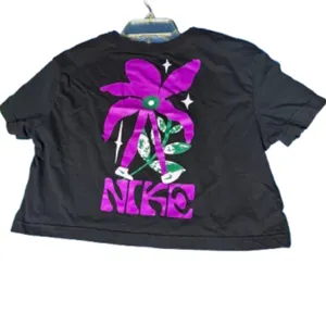 Nike Crop T-shirt Loose Fit Sz M thumbnail 3