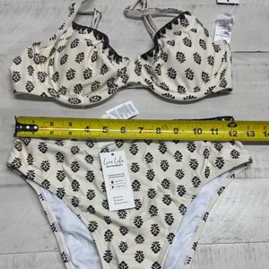 BOGO Cupshe GEO Shell Stitch Bikini Top & High-Waisted Bottoms Set thumbnail 3