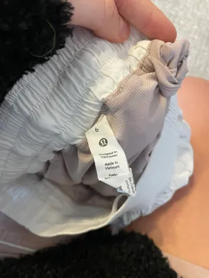 Lululemon Hotty Hot Shorts 6 4” thumbnail 3