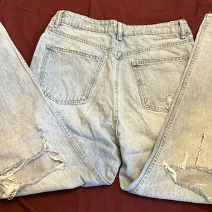 Zara Light Wash High-Rise Ripped Jeans thumbnail 4