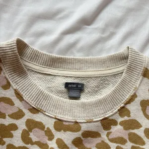 Aerie Womens Size Small Pullover Oversized Leopard Print Crew Neck Pink‎ Brown thumbnail 3