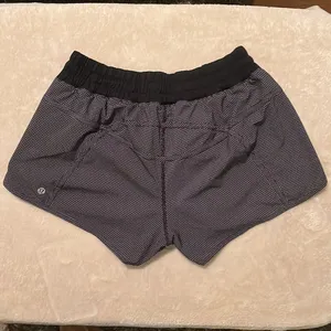 EUC Lululemon Tracker Low-Rise Lined Short thumbnail 2