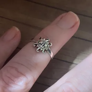 Sterling Silver Sun Face Toe Ring Midi Ring thumbnail 3