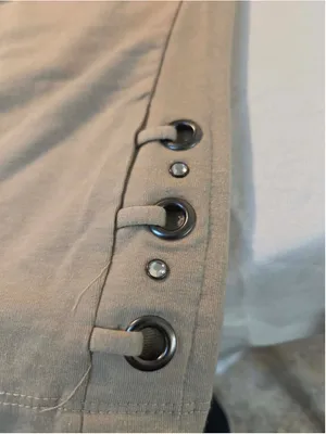 Onque Casual Women’s Grommet Rhinestone Trim Capri Pants Tan Khaki Medium W-227 thumbnail 4