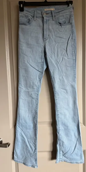 Levi’s Bootcut Jeans 725 High-Rise thumbnail 1