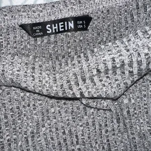 SheIn Grey knit sweater crop top off shoulder size S thumbnail 2