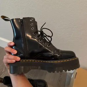 Dr. Martens Jadon Black Boots Polished Smooth Quad Retro 15265001 Unisex thumbnail 7