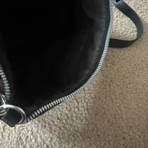 Nine West Black Pebbled Leather Crossbody Bag thumbnail 3