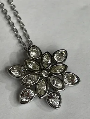 Swarovski Venalia pendant necklace Silver Tone Star Snowflake 18” thumbnail 1