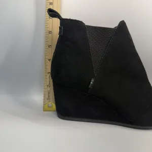 TOMS Womens Size 9.5 Black Suede Leather‎ Wedge Ankle Bootie Almond Toe Slip On thumbnail 3