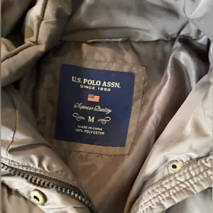U.S. Polo & ASSN. Gray Hooded Puffer Sz M thumbnail 6