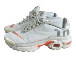 Nike Air Max Plus TN SE GS Kids Sneakers Size 7Y White Silver Orange AR0005-100 thumbnail 1