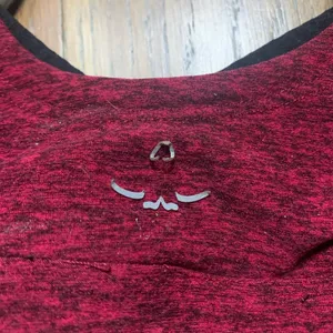 Beyond yoga small red sports bra thumbnail 4