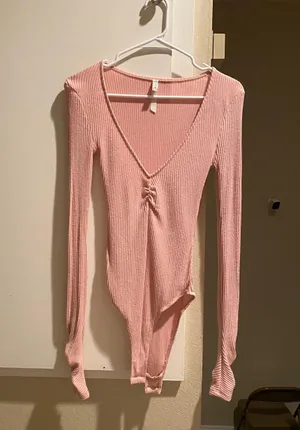 Pink Long Sleeve V Neck Bodysuit thumbnail 4