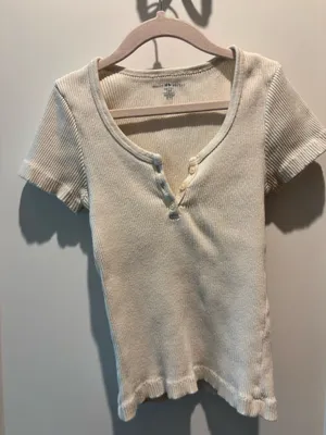 Brandy Melville Zelly Top Ribbed thumbnail 2