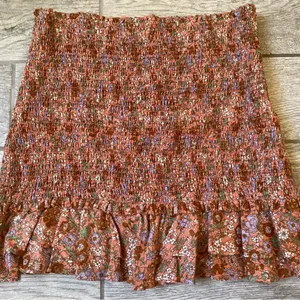 Veronica Beard Melodie Mini Skirt Floral Smocked Ruffle Coral Pink size 12 thumbnail 3
