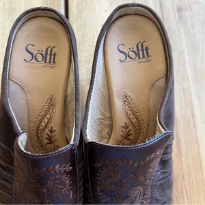 Söfft Brown Leather Suede Embroidered Mules Clogs Slip-On Shoes Size 6.5 thumbnail 2